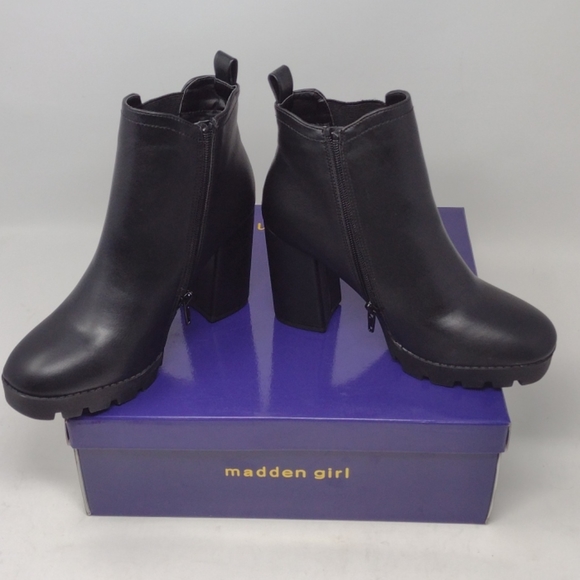 Madden Girl Black Ankle Boots - Picture 10 of 15
